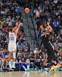 星空体育官网-雷吉·米勒：看文班打球是必须要有的体验 就和看乔丹&amp;库里一样