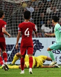 星空体育APP-国足41年不输新加坡，但这次太尴尬！2球领先被追平